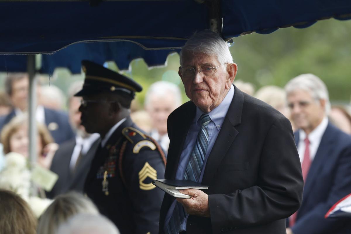 At Service In Florence Eulogists Remember Ed Young S Warmth And Humanity Local News Scnow Com