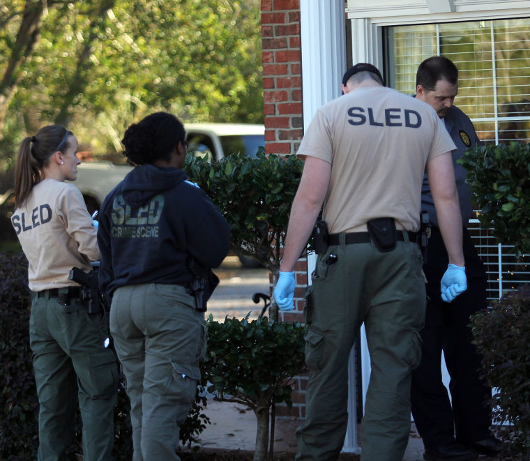 Search on for armed Hemingway bank robbery suspects Gallery