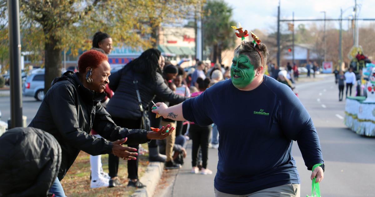 Parade brings Christmas spirit to downtown Hartsville