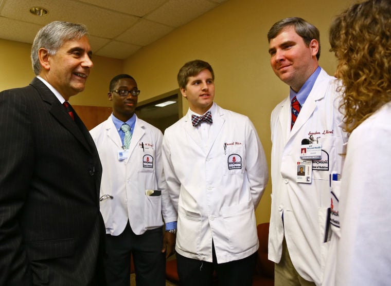 USC medical students start training in Florence | Health | scnow.com