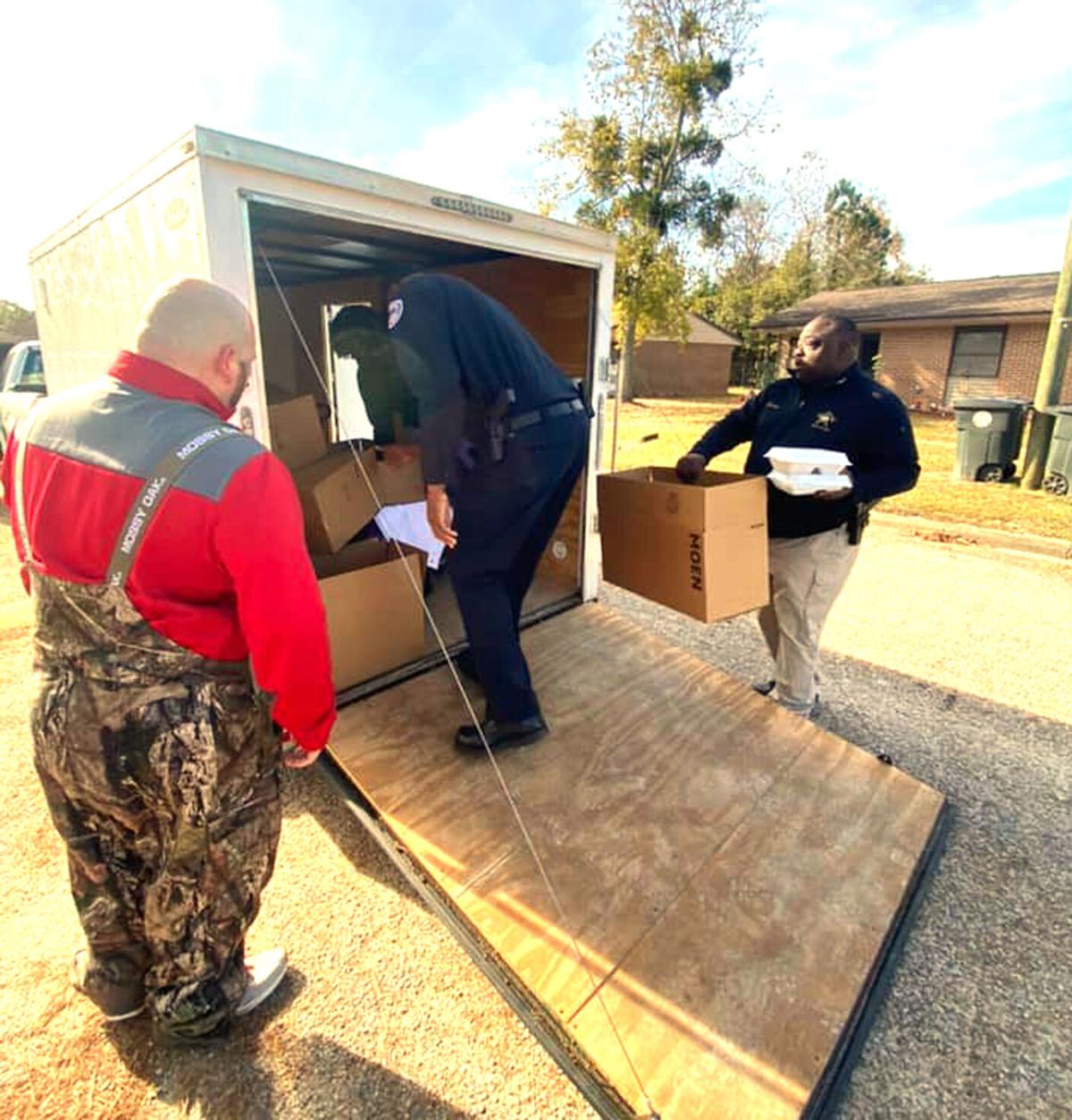 More than 300 Thanksgiving meals delivered in Marion