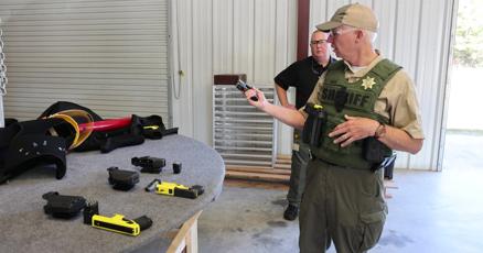Florence County sheriffs deputies train on new Tasers Florence County sheriffs deputies train on new Tasers