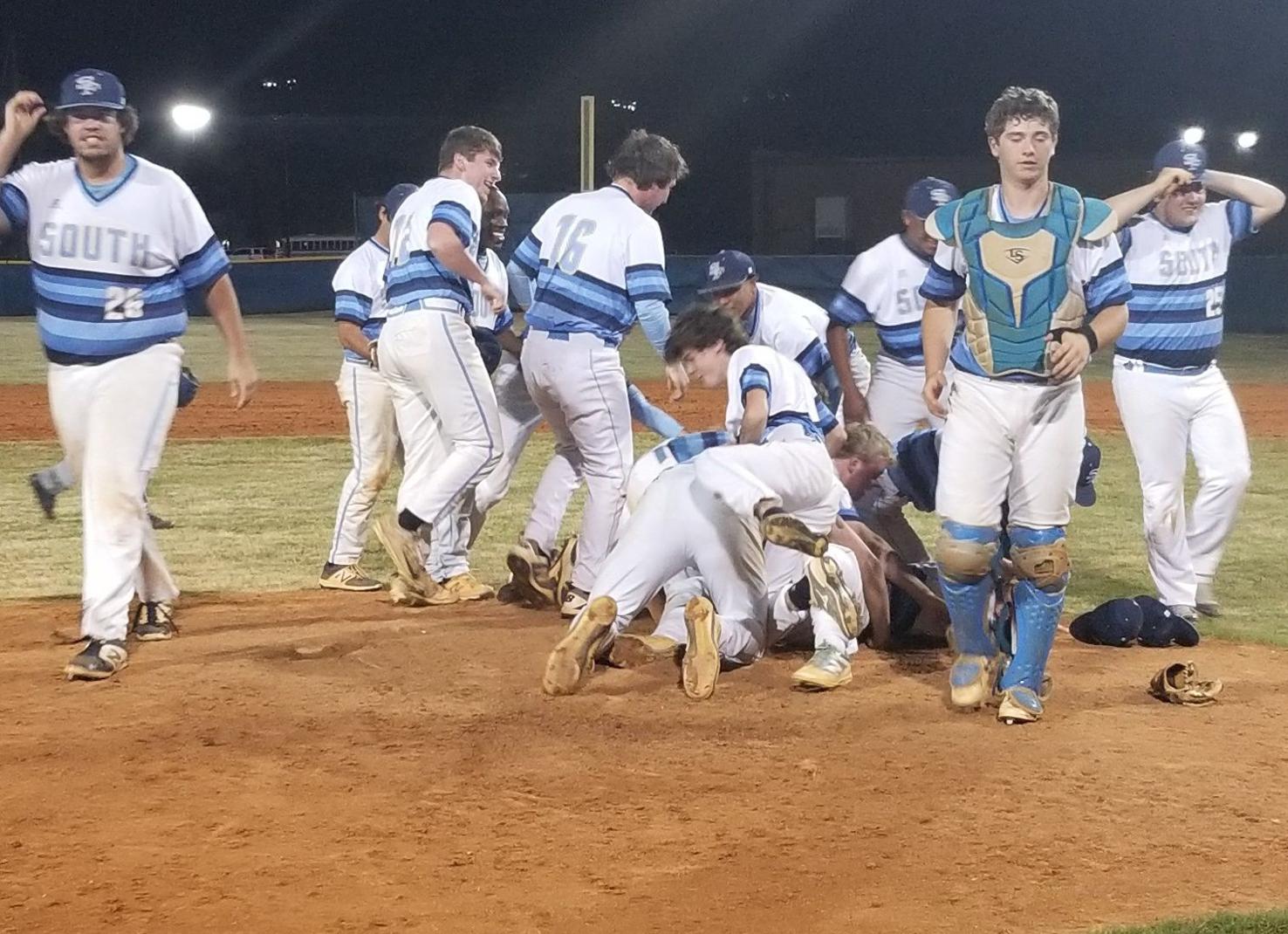 South Florence baseball wins first region crown in 15 years