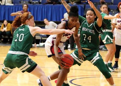 Fmu Women Lose Despite 34 Points From Fulmore College Scnow Com