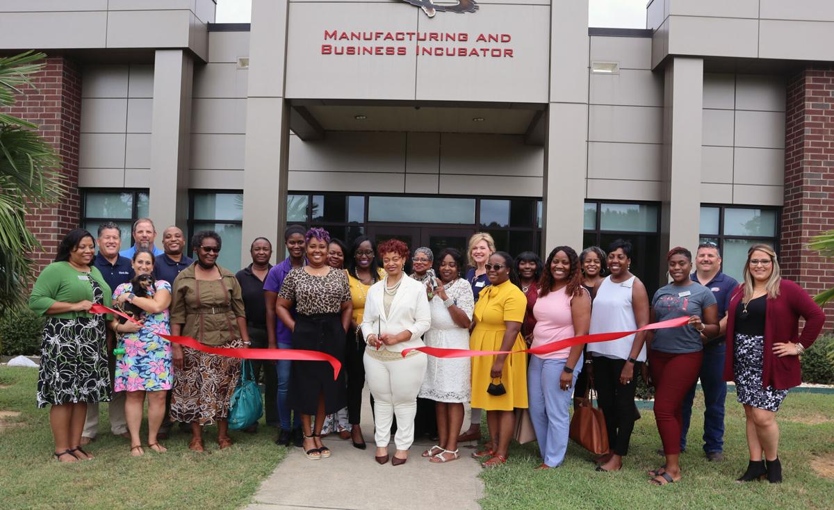 Southwestern Coaching hosts ribbon cutting with chamber