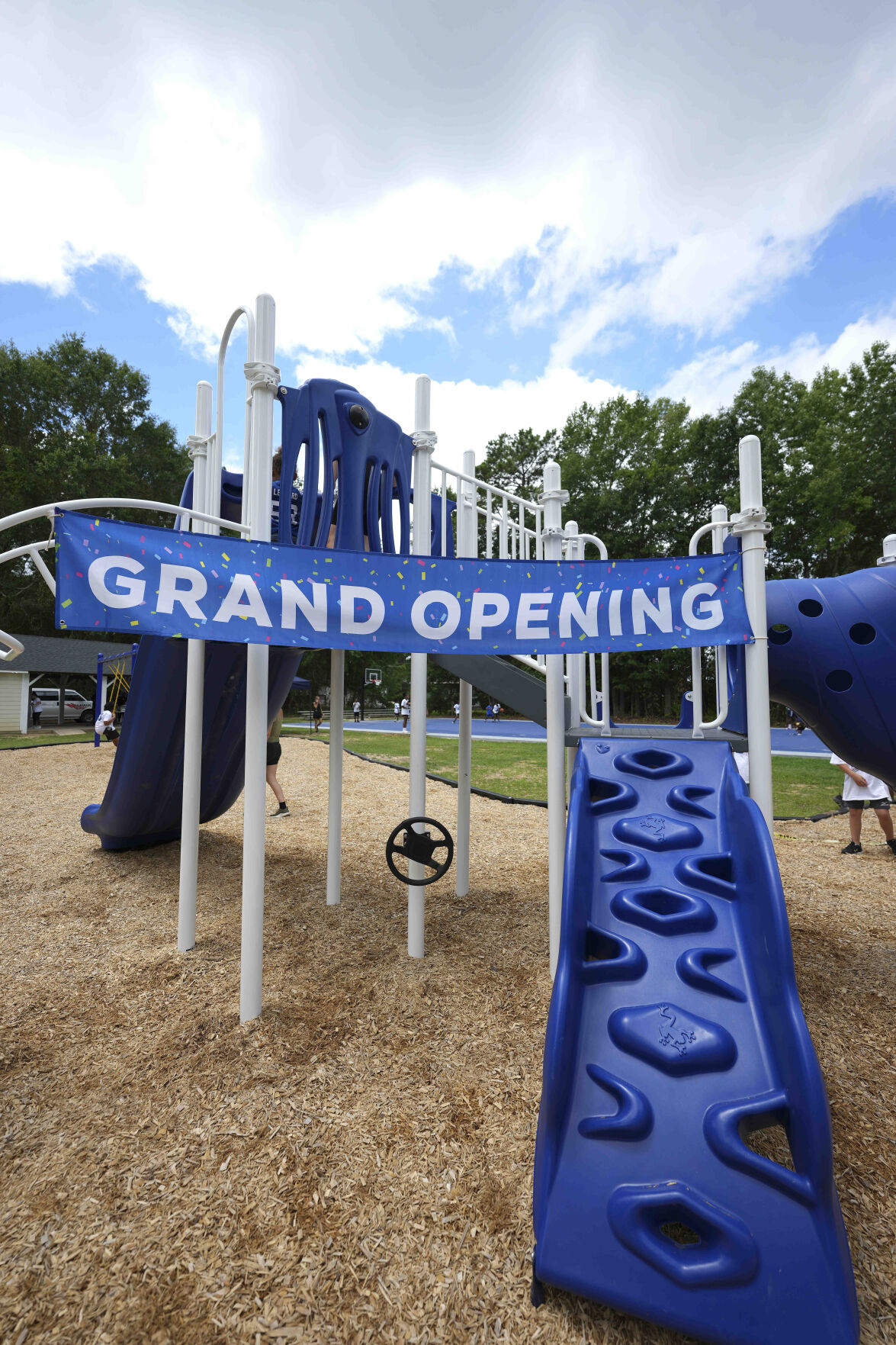 PHOTOS: Darius Leonard Youth Football Camp / Hilltop Park Ribbon Cutting