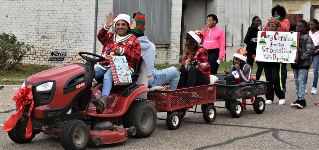 Santa arrives at Orrville Christmas Parade News