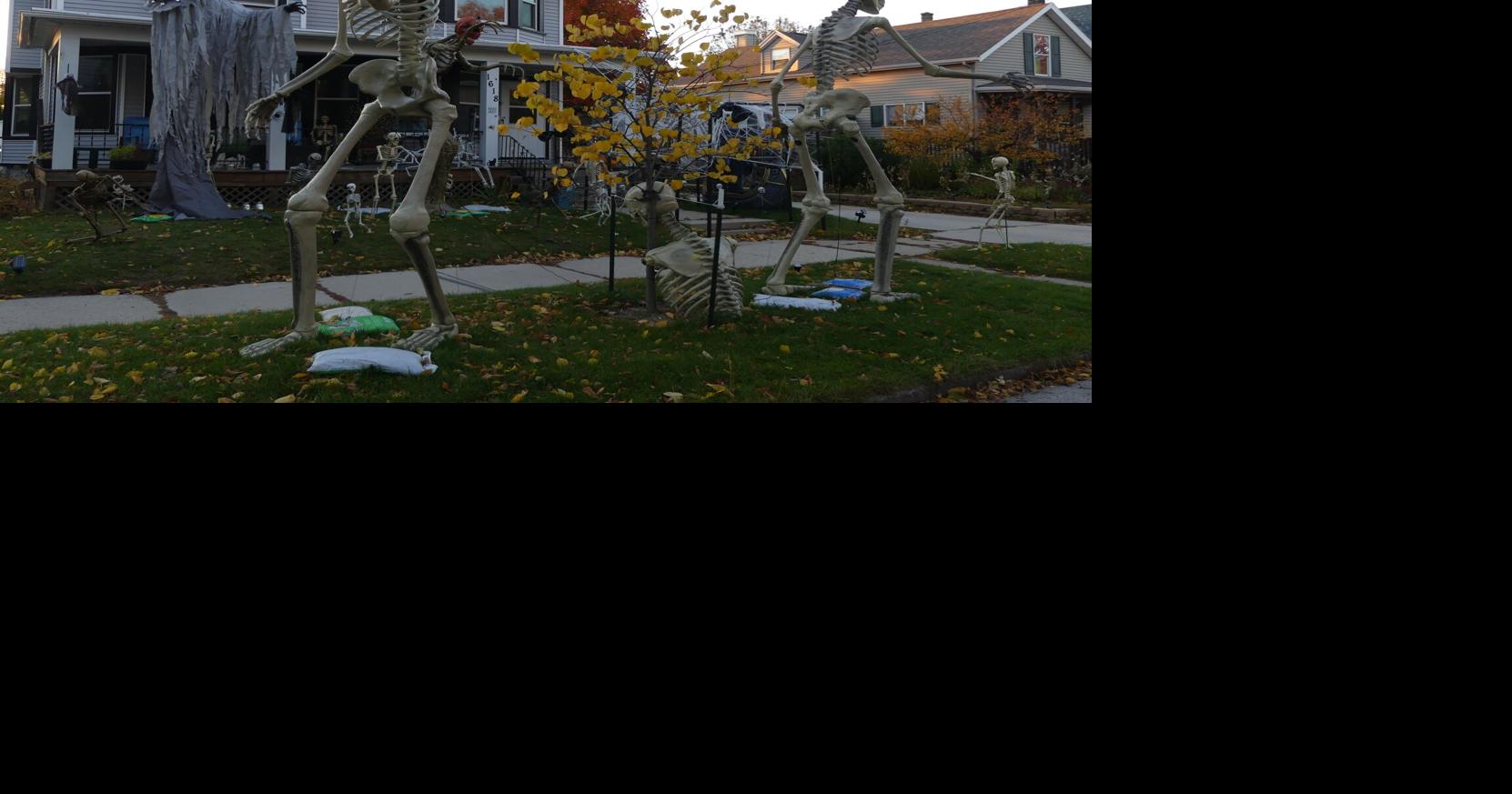 Check out 60 of the spookiest Halloween decorations in the Sheboygan