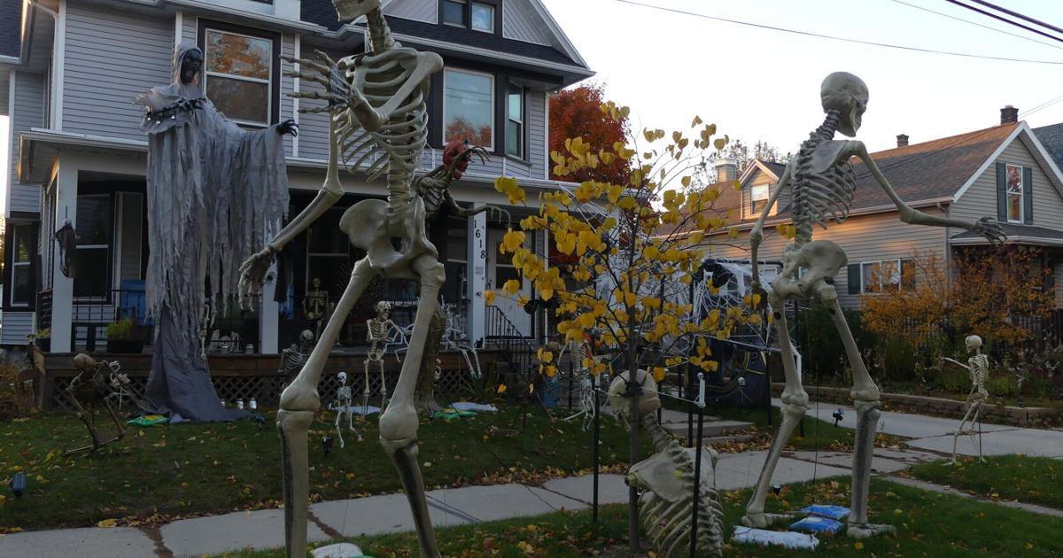 Check out 60 of the spookiest Halloween decorations in the Sheboygan