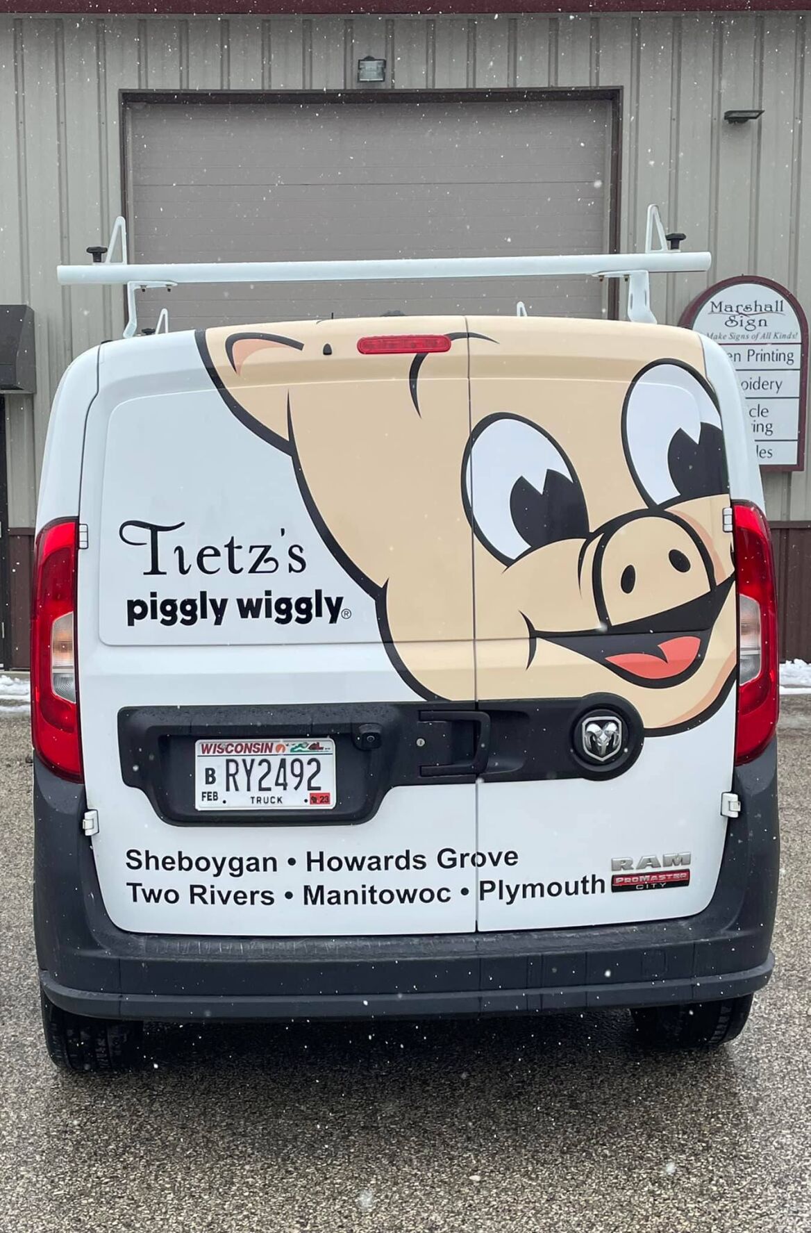 who owns piggly wiggly columbiana