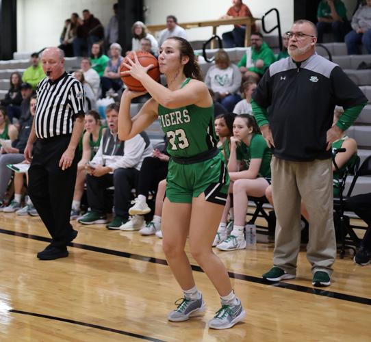 Lady Tigers beat Jets 61-38 to close out Hauser tournament | Sports ...