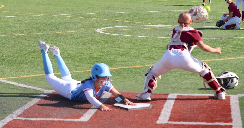 Hillsdale softball: DeMartiniGame-winningRun