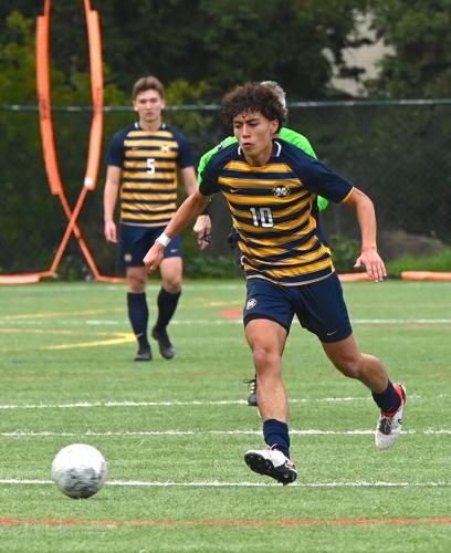 Menlo soccer: Sandro Velazquez