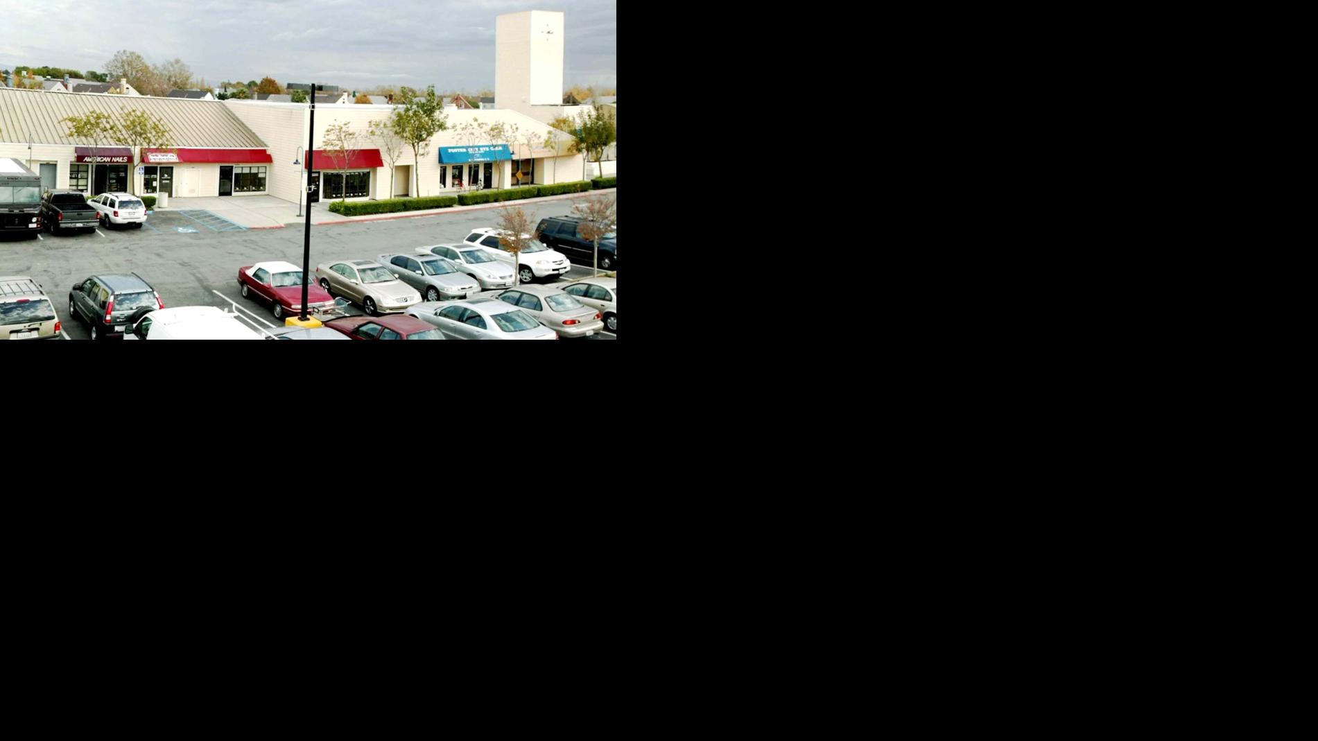 Pylon sign, larger signs for larger storefronts approved by Foster City Planning Commission for Edgewater Place Shopping Center