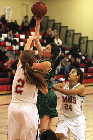 Cap girls' basketball move to 3-0