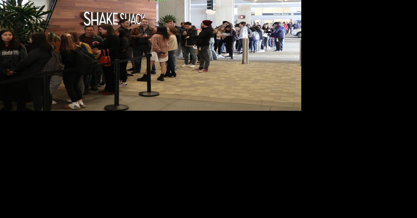 Shake Shack's Third Bay Area Location Opens in San Mateo's Hillsdale Mall -  Eater SF