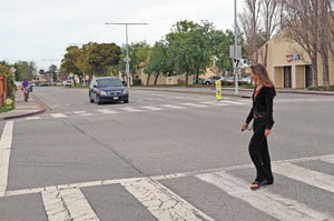 Foster City changes gears on crosswalk: No stops signs at site of pedestrian accident; flashing lights to be installed