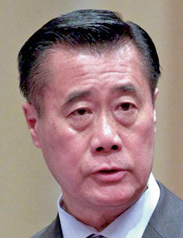 Prosecutors want eight year sentence for former state senator Leland Yee