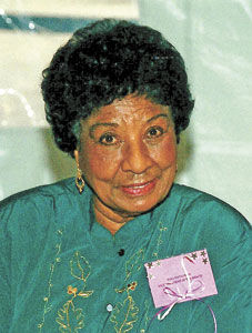 Evelyn Taylor, known for giving, dies at 87