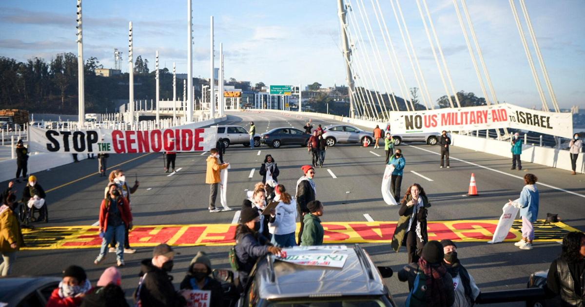 Site visitors transferring once more on Bay Bridge following protest in San Francisco | Bay Space Site visitors transferring once more on Bay Bridge following protest in San Francisco | Bay Space