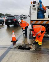 Hole on Highway 101  causes lane closure, delays