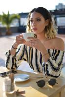 Woman uses Tinder to prank dozens of men into dating contest