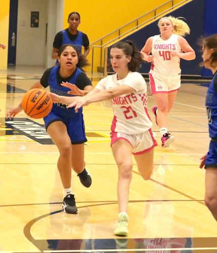 Menlo hoops: Maren Mulloy