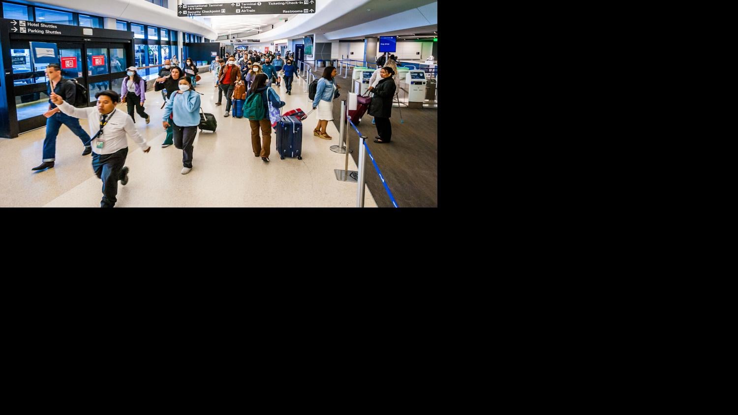 As another shutdown impacts travelers, some see privatizing TSA screening as a solution