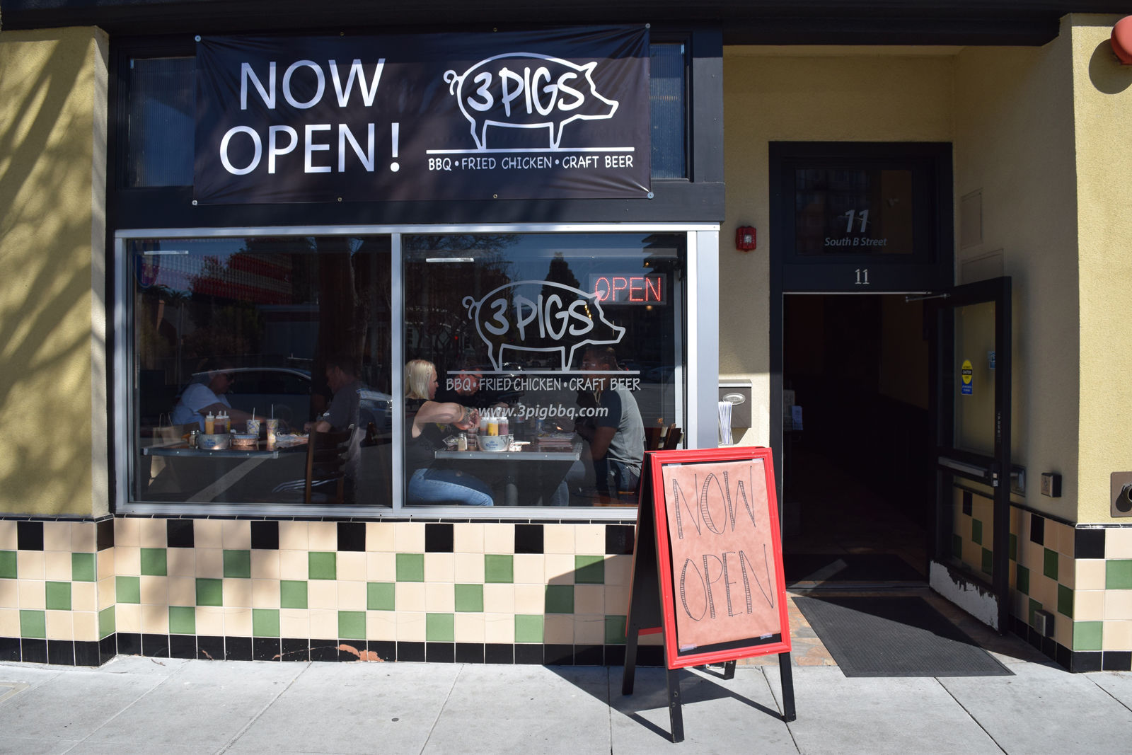 3 Pigs serves up new locations in San Mateo and Half Moon Bay Local News smdailyjournal