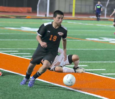 San Mateo soccer: Edy Perez Mayen