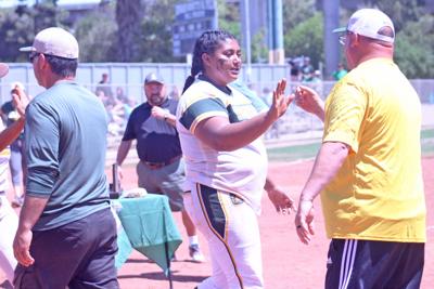 Capuchino softball Nohemi Livingston