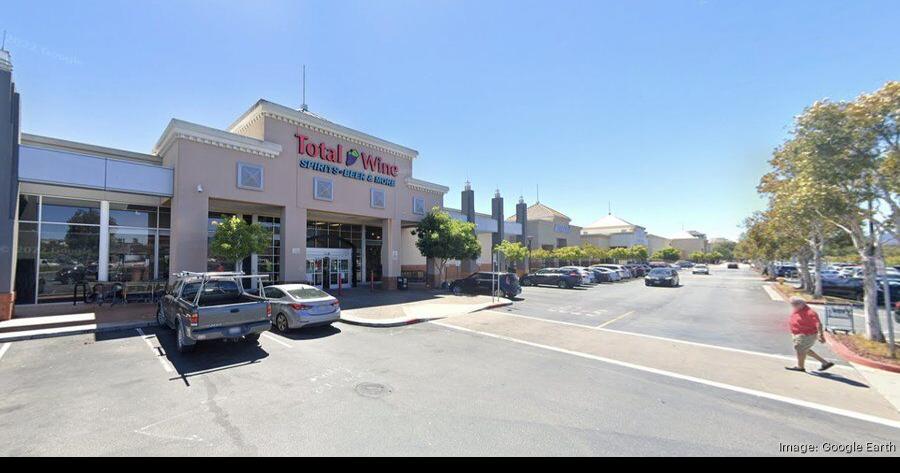 Bridgepointe shopping center gets new owner