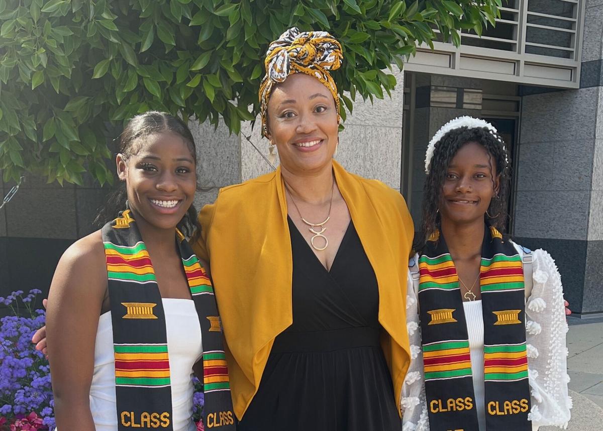 Class Notes: Menlo Atherton High School students awarded Ubuntu