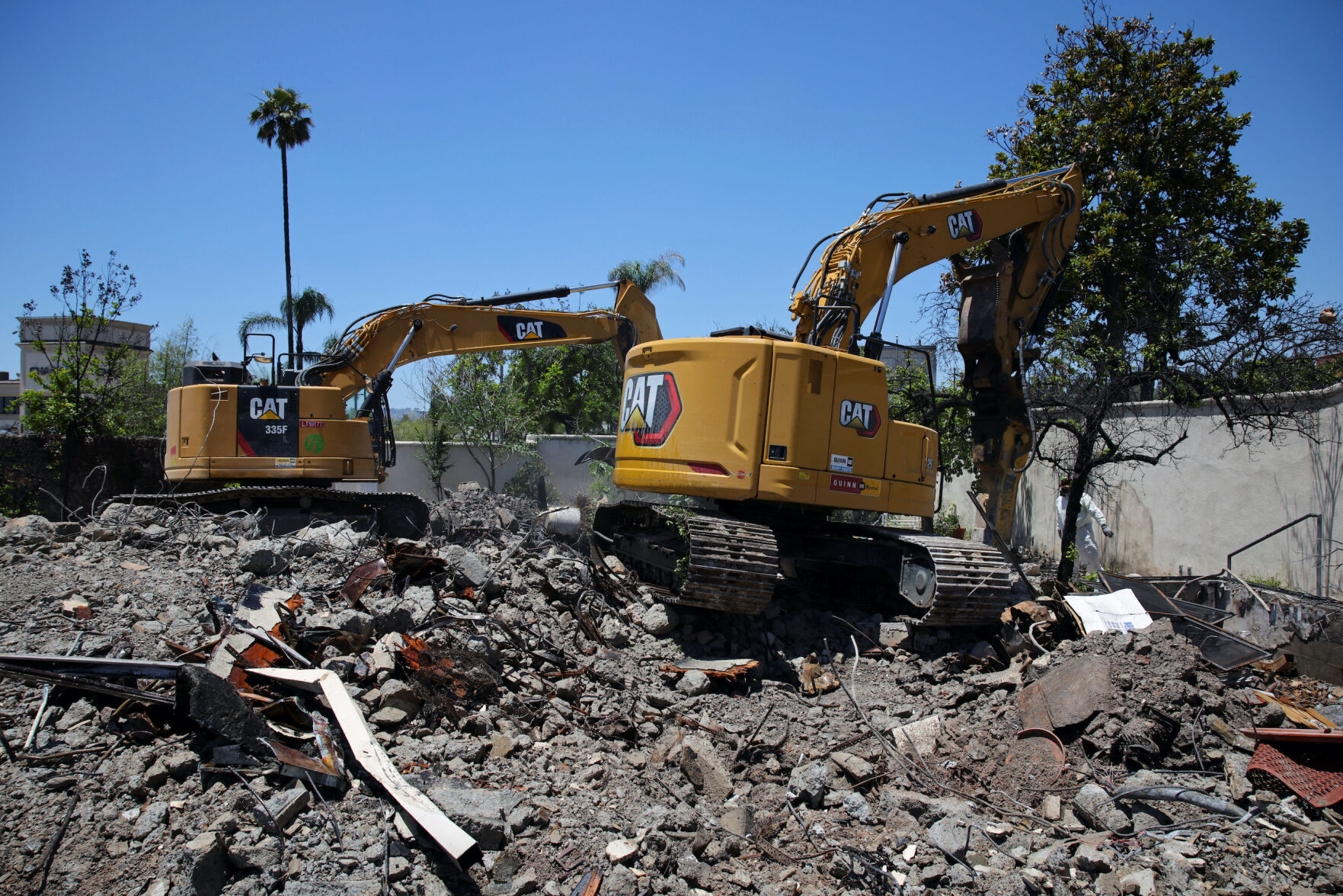 LA fires charred homes turn into - 687ac40e3a27e.image