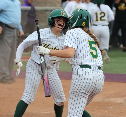 Capuchino softball: Naida Keishk