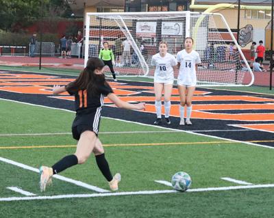 Girls' soccer: Woodside-Carlmont free kick