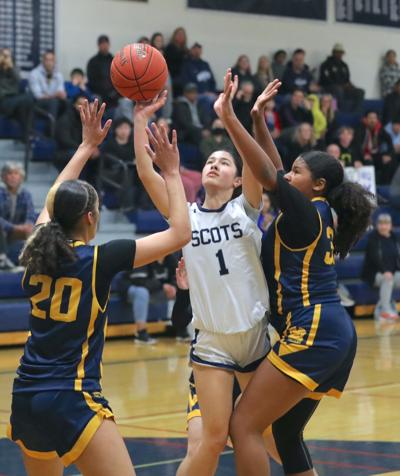 Carlmont hoops: Sky Yee