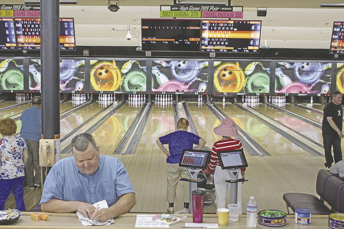 New Look Keeps Bel Mateo Bowl Thriving Local News Smdailyjournal Com
