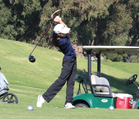 Carlmont golf: Tessa Lee