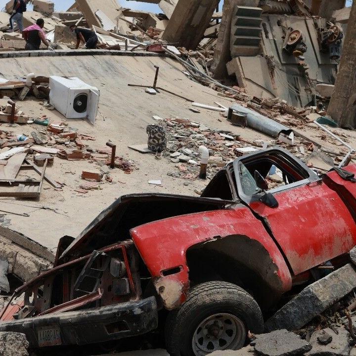 International rescue teams and aid arrive in Venezuela to help earthquake response