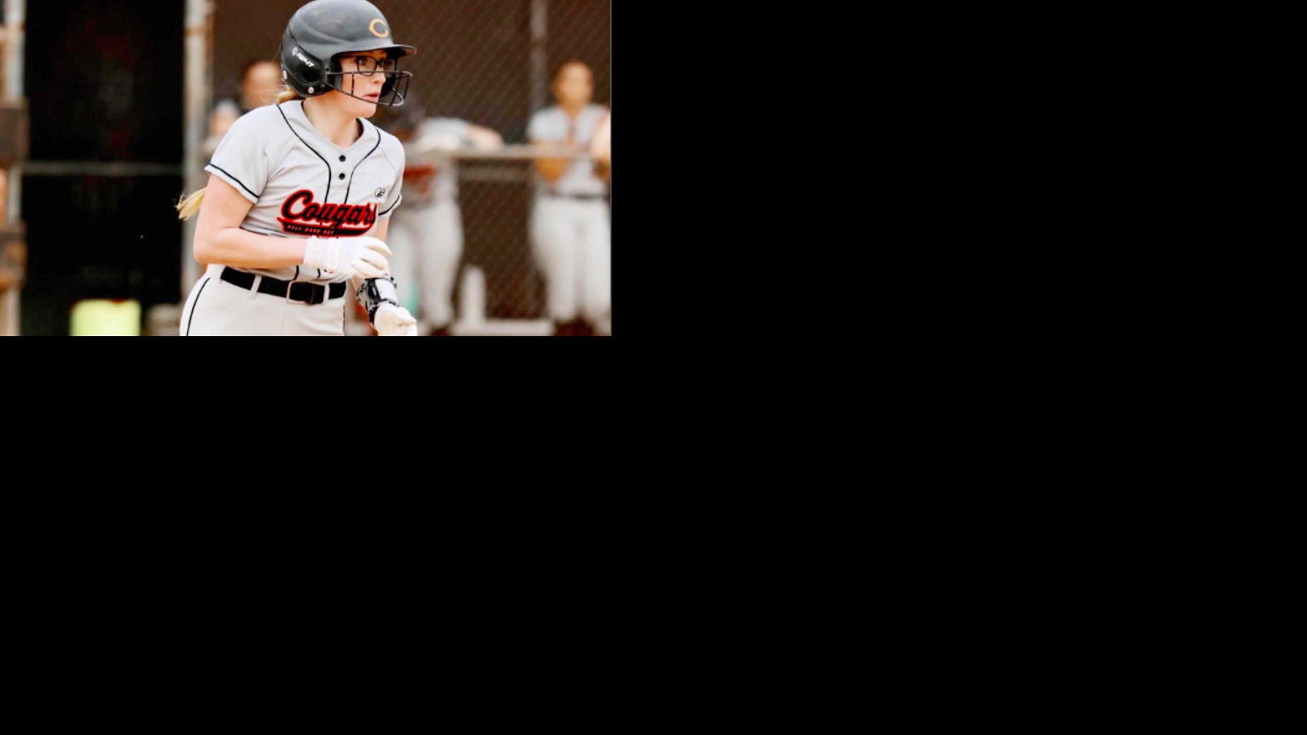 Miranda Sarabia breaks out of funk for Half Moon Bay softball