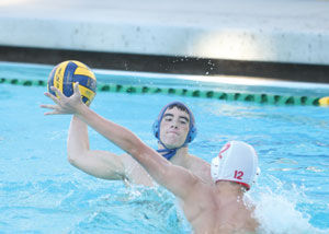 Hillsdale boys' water polo keep CCS in sight