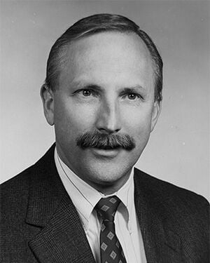 Robert L. Simon Jr. Photo