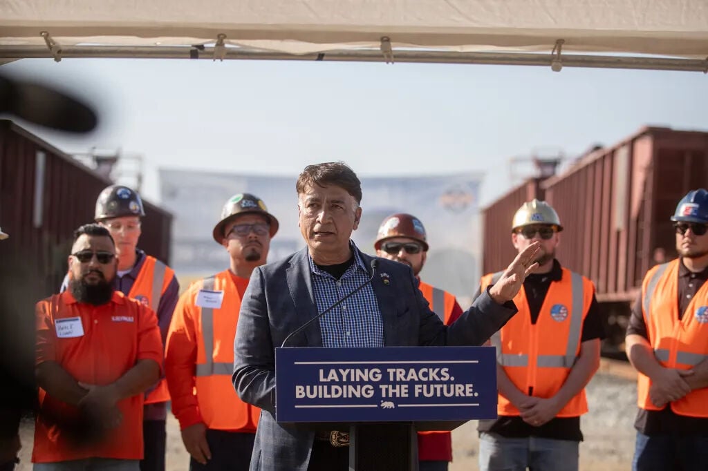Two Speed Larry Rail expenses under fire: California high-speed rail consultants flew ...
