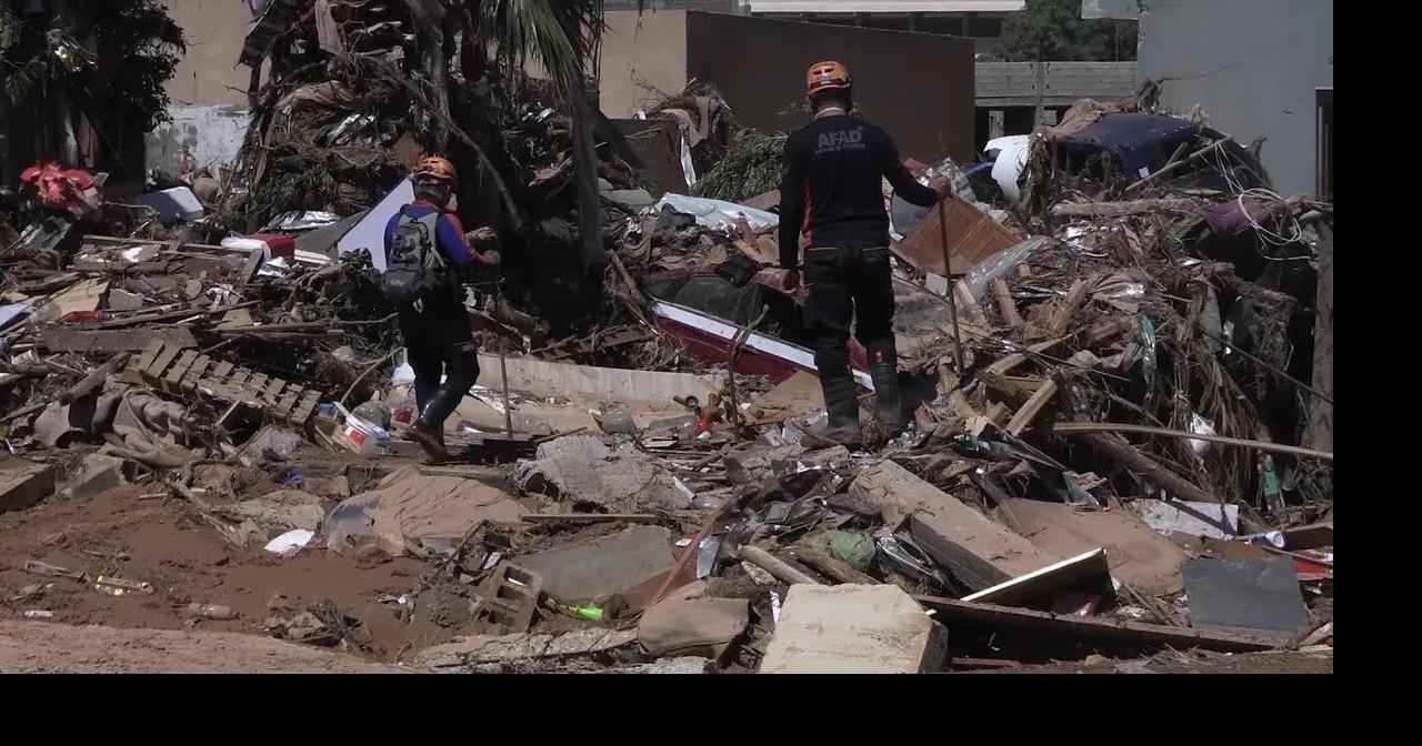 Rescuers in flood-wrecked Derna, Libya search for both survivors and bodies