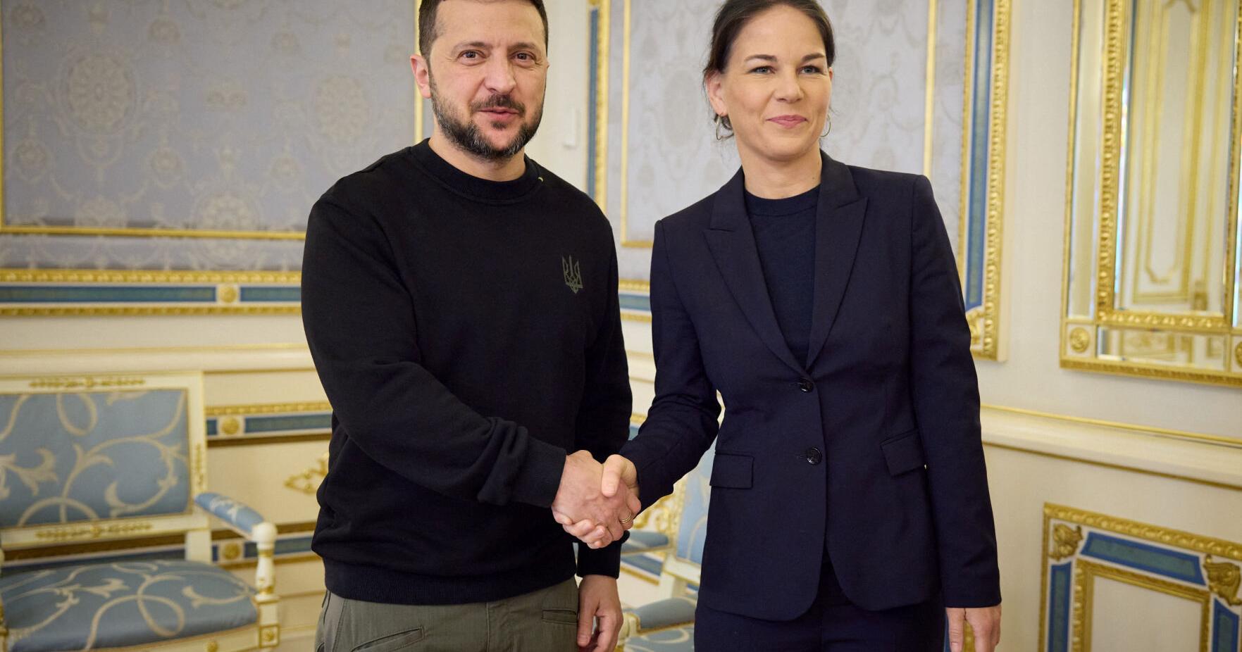 Germany's foreign minister says in Kyiv that air defenses are an 'absolute priority' for Ukraine - Vimarsana News