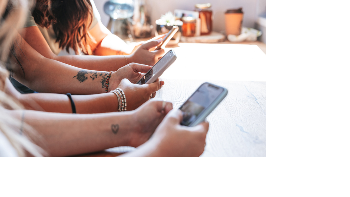 Study finds teens spend over an hour on smartphones during school