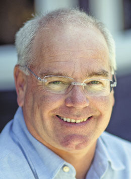 A ‘retirement’ that mixes politics with pints: Lenny Mendonca leads ‘Brews and Views’ at Half Moon Bay Brewing Company