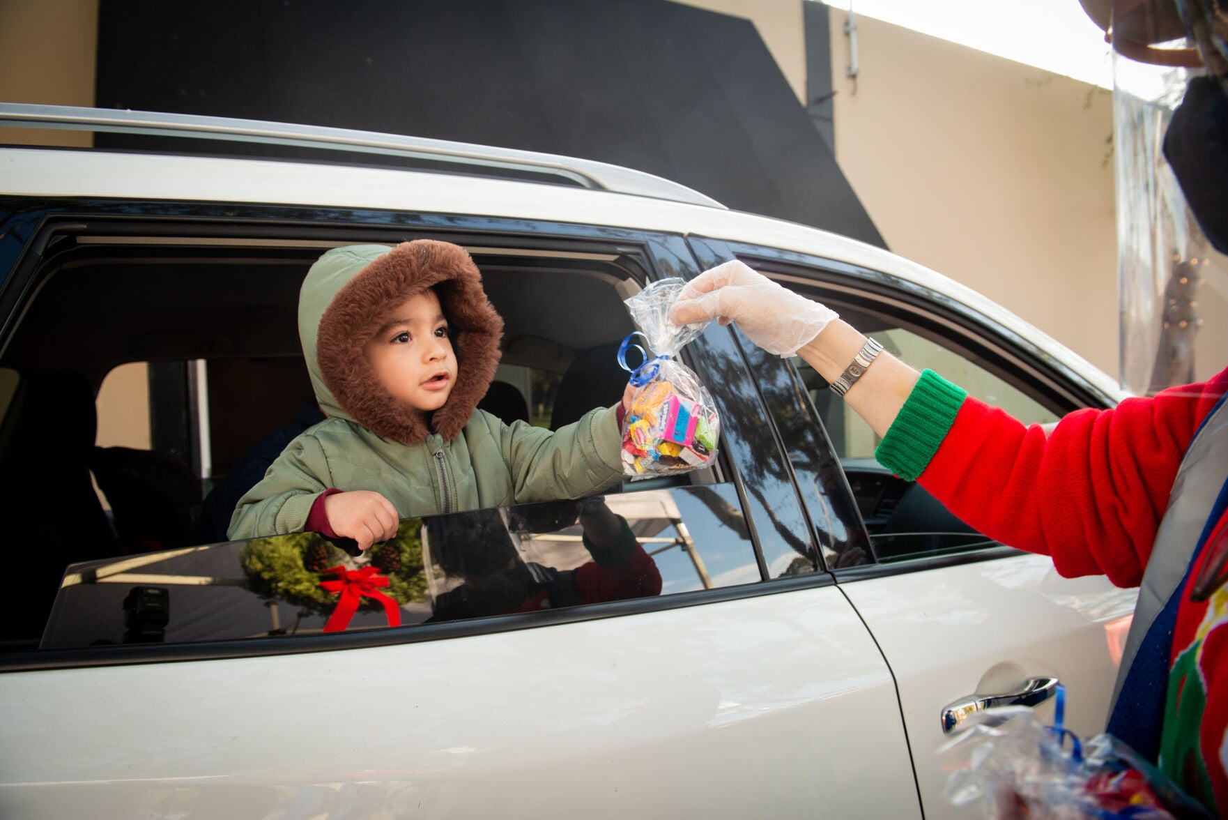 Holiday giving persists despite hardship in San Mateo County - Vimarsana News