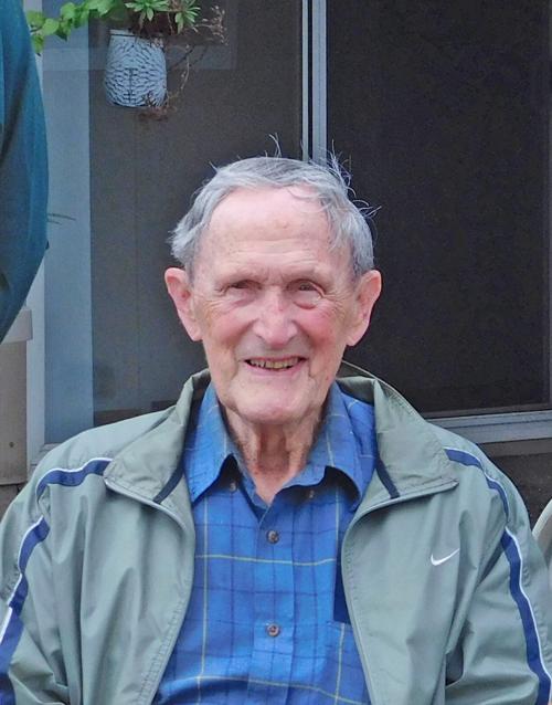 Former Belmont mayor Dick Green turns 100